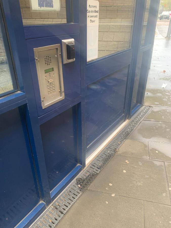Luxury Panoramic Balcony Swindon Central Exterior photo
