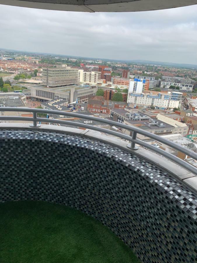 Luxury Panoramic Balcony Swindon Central Exterior photo