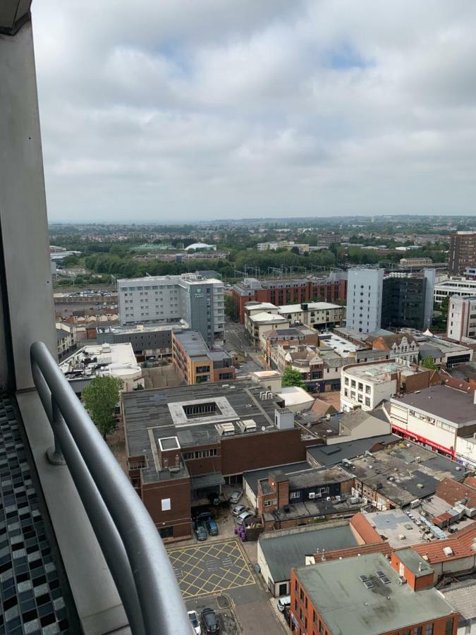 Luxury Panoramic Balcony Swindon Central Exterior photo