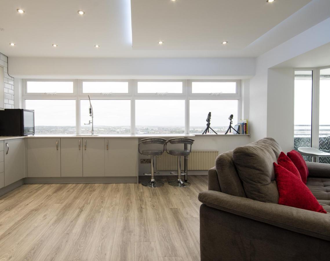 Luxury Panoramic Balcony Swindon Central Exterior photo